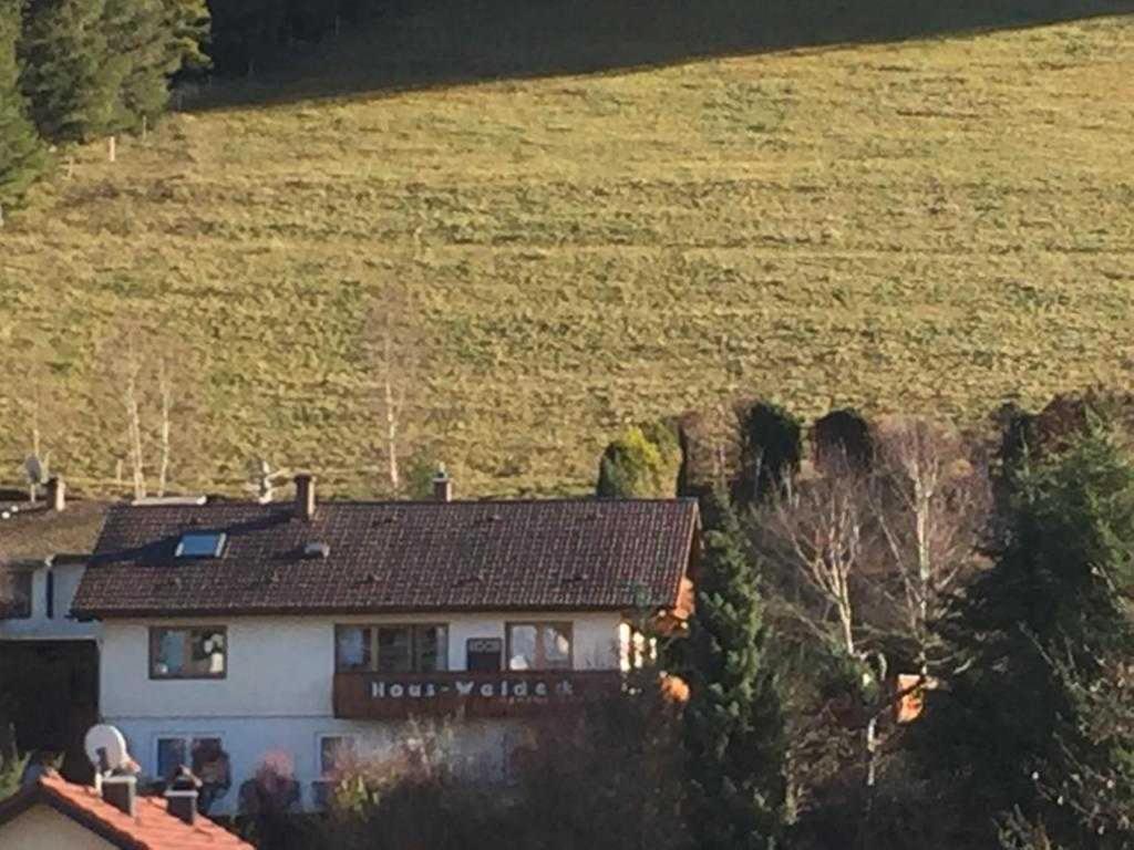 Haus Waldeck Apartamento Furtwangen Exterior foto
