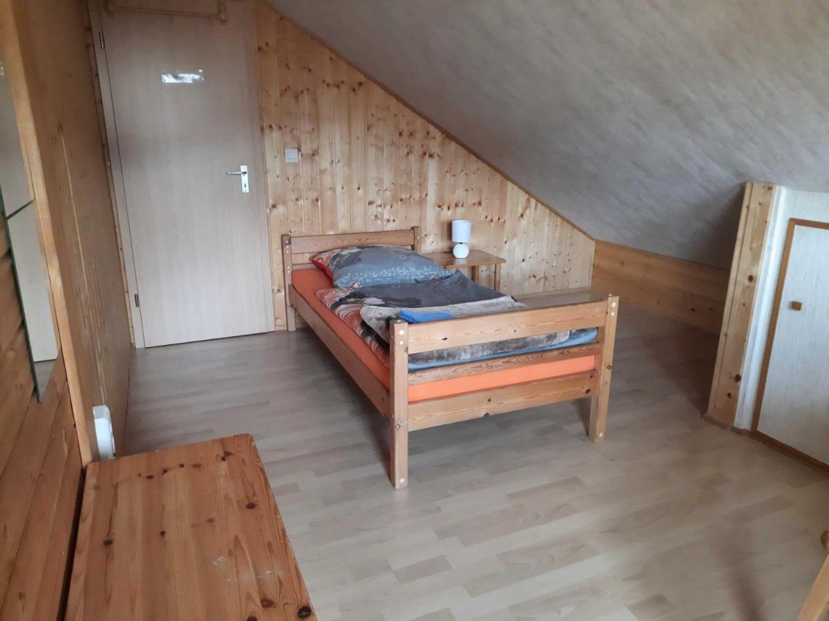 Haus Waldeck Apartamento Furtwangen Exterior foto