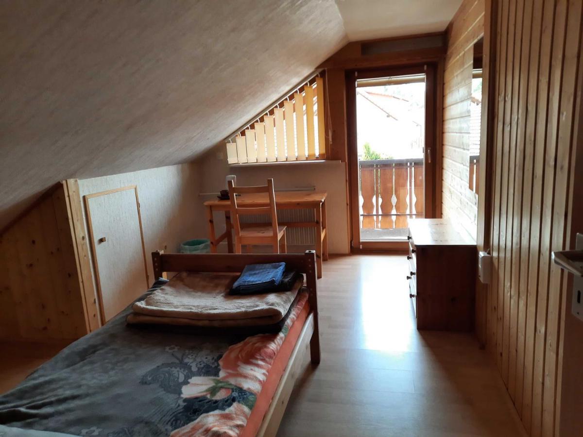 Haus Waldeck Apartamento Furtwangen Exterior foto