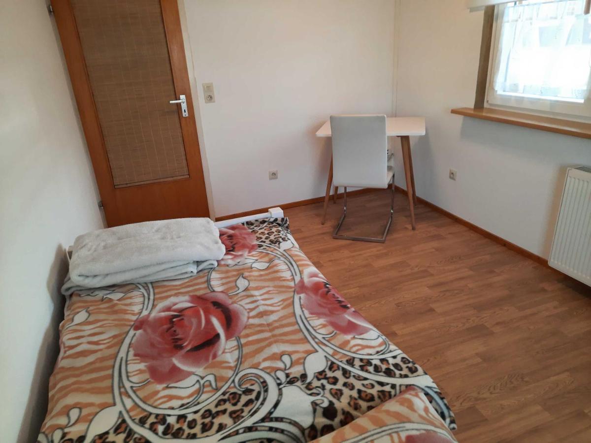 Haus Waldeck Apartamento Furtwangen Exterior foto