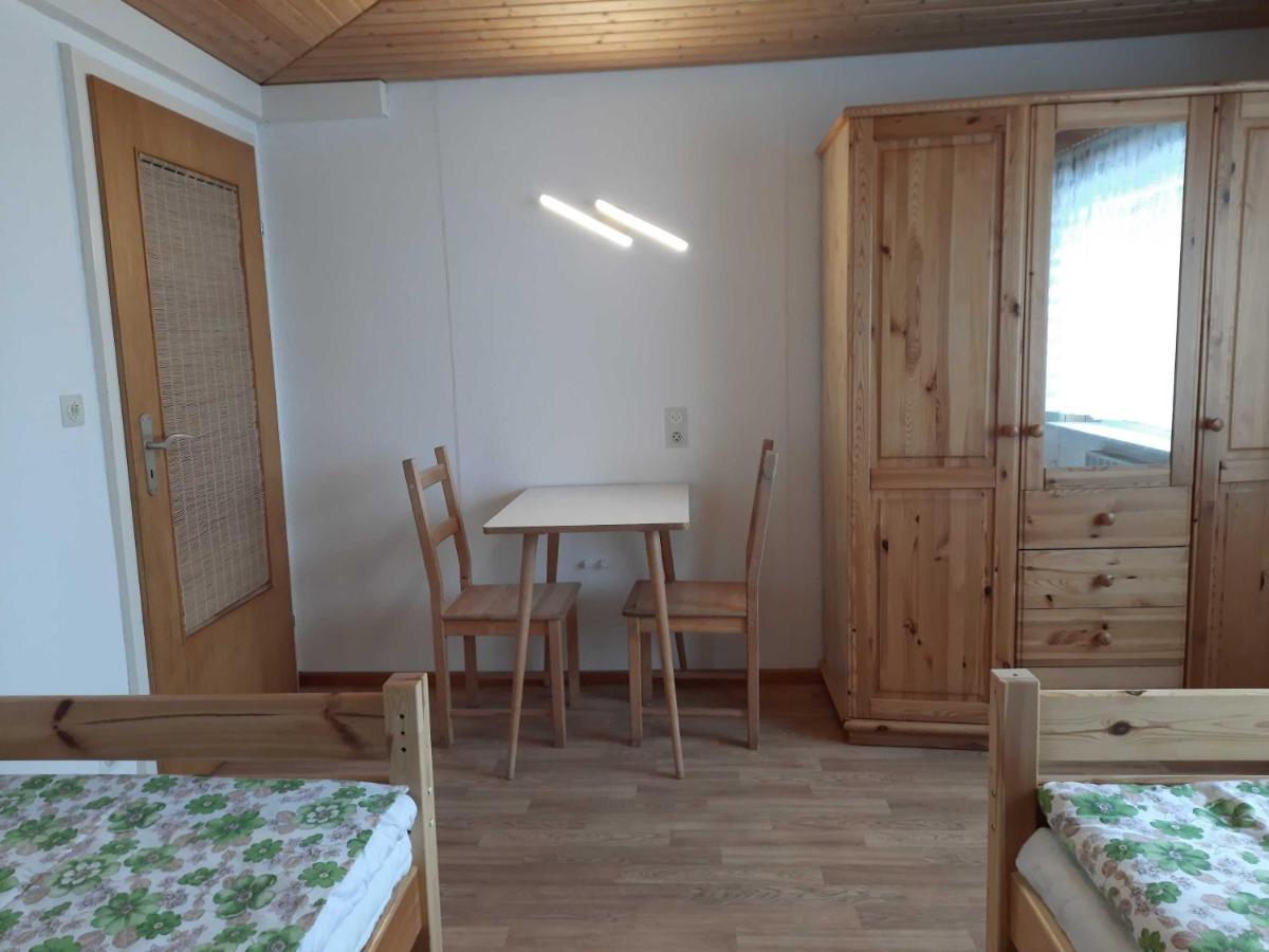 Haus Waldeck Apartamento Furtwangen Exterior foto